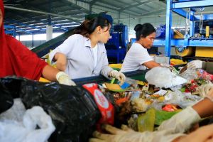 Kota Mataram mandiri tangani sampah dengan TPST