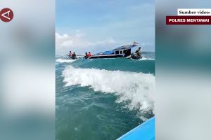 Kapal pengangkut logistik PSU di Mentawai hilang kontak