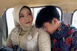 Guru TK di Temanggung naik angkot saat dilantik jadi anggota DPRD