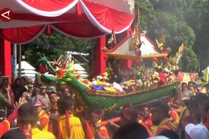 Gotong Toapekong di Kota Tangerang disambut meriah