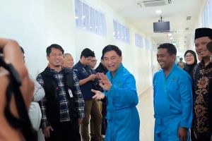 Tes kesehatan, bacalon wakil gubernur Banten Dimyati joget ala Prabowo