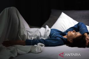8 Makanan dan minuman ini bisa bantu tidur jadi lebih nyenyak