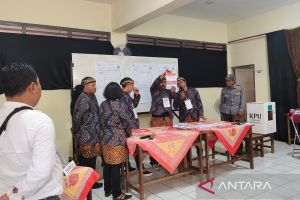 Ahmad Luthfi menang telak di TPS 01 Kelurahan Sumber&nbsp;