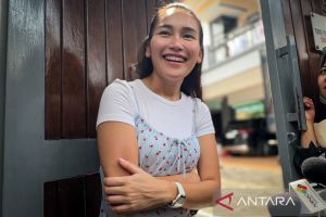 Banyak tawaran berpolitik, Ayu Ting Ting: tidak ada minat bakat