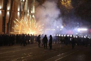 298 orang ditahan, 143 polisi terluka dalam aksi protes di Georgia