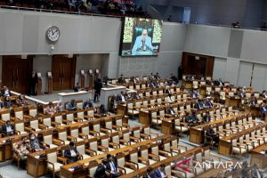 Rapat Paripurna DPR setujui laporan Komisi II evaluasi Pimpinan DKPP