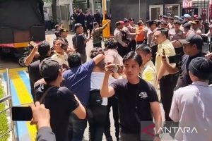 Sidang Hasto kembali diwarnai kericuhan akibat tudingan penyusup