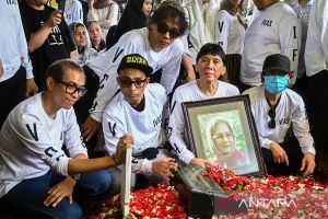 Grup band Slank berduka atas wafatnya Bunda Iffet