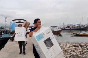 Distribusi logistik PSU Pilbup Serang ke Pulo Panjang dikawal ketat