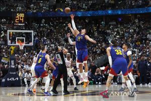 Shai Gilgeous-Alexande (SGA) antar Thunder tundukkan Nuggets, unggul 3-2 di Semifinal Barat