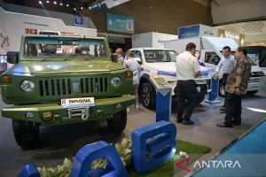Simak lagi warta soal sekuel "Top Gun", peluncuran mobil listrik baru