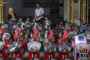 Kemarin Roblox patuhi PP Tunas, industri dorong subsidi motor listrik