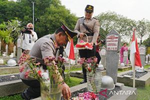 Kapolri ziarah di TMP Kalibata dalam rangka sambut HUT Bhayangkara