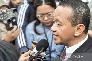 Bahlil ikuti Prabowo sebut Golkar juga "adik-kakak" dengan PDIP