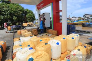 Anggota DPR sebut nelayan tradisional berhak pakai solar subsidi