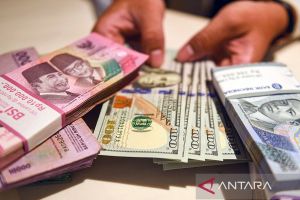Rupiah melemah pengaruh "government shutdown" AS masuk hari ke-21