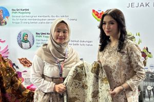 Istri Wapres borong batik merawit karya nasabah binaan PNM Mekaar
