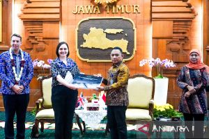 Kemenhub terima dokumen studi transportasi rel Surabaya dari Inggris