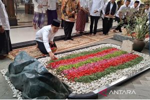 Kaesang berziarah dan tabur bunga di makam Gus Dur