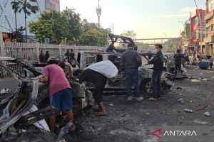 Polres Jaktim tangkap empat pelaku perusakan sejumlah kantor polisi