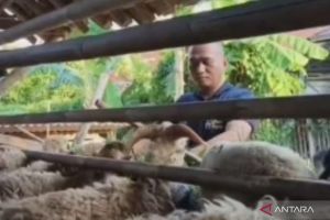 Seorang polisi di Bekasi berdayakan ekonomi warga