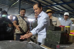 Menteri LH minta Pemkot Mataram tingkatkan pengolahan sampah
