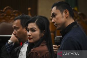 Hukum kemarin, Sandra Dewi cabut gugatan hingga tersangka kasus PUPR