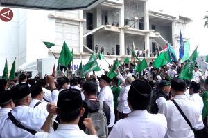 Ratusan pengunjuk rasa PWNU Jakarta sampaikan tuntutan kepada Trans7