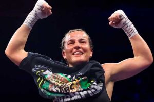 Protes aturan tinju, Chantelle Cameron kosongkan gelar juara dunia WBC