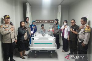 Polres Jakpus dampingi korban ledakan SMAN 72 di RS Cempaka Putih