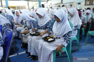 Koarmada dan Pima gelar MBG dengan lauk ikan hasil budi daya bioflok