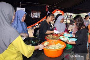Tim ESDM pastikan dapur umum beri makanan layak ke korban di Sumatera