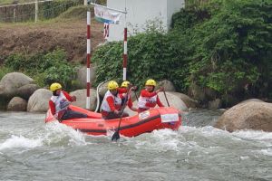 Arung jeram Indonesia cetak sejarah rebut emas nomor open putri slalom