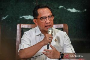 Politik kemarin, soal Bupati Aceh Selatan hingga Prabowo di Pakistan