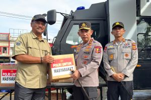 Kapolri serahkan enam truk bantuan bagi korban bencana di Aceh Tamiang