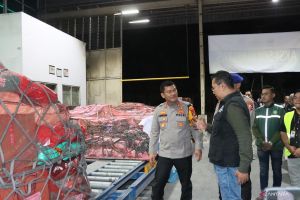 Polri kembali kirim puluhan ton logistik untuk korban bencana di Aceh