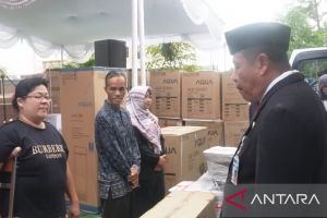 Gubernur Babel serahkan peralatan Rp561 juta bantu UMKM