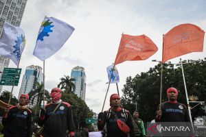 Kriminal kemarin, demo buruh hingga antisipasi arus Natal-Tahun Baru