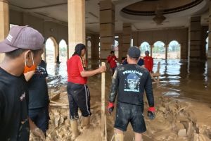 Wamendagri: Bantuan alat berat Pemkot Medan permudah pemulihan bencana