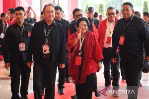 Megawati disambut Prananda dan Hasto hadiri Rakernas PDIP hari kedua