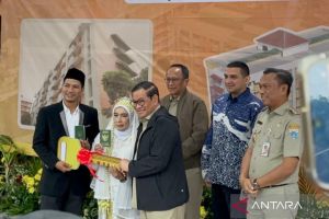 Jaktim fasilitasi pernikahan warga yang direlokasi dari TPU