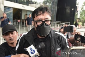 Kasus Ade Kunang, KPK usut jumlah uang yang diduga diterima Ono Surono
