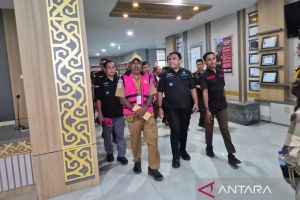 Kejati Papua Barat tahan dua tersangka korupsi dermaga Marampa