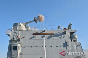KRI Prabu Siliwangi-321 lakukan uji tembak meriam pertama