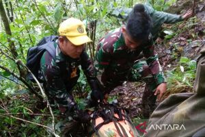 Prajurit TNI temukan enam korban pesawat ATR 42-500