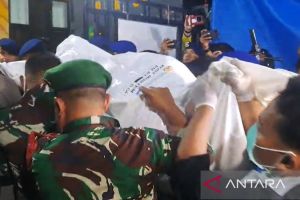 Jenazah keempat korban pesawat ATR tiba di Posko DVI Makassar