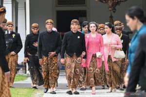 Wapres dukung pelestarian budaya Surakarta, hadiri Tingalan Jumenengan