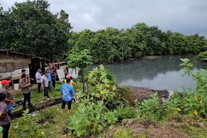 Pemko sidak sungai di Lhokseumawe yang berubah gelap dan berbau