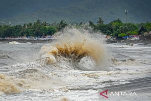 Gelombang laut yang tak pernah diam