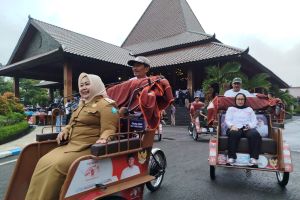 Pemerintah salurkan 200 becak listrik untuk pengayuh becak di Ponorogo